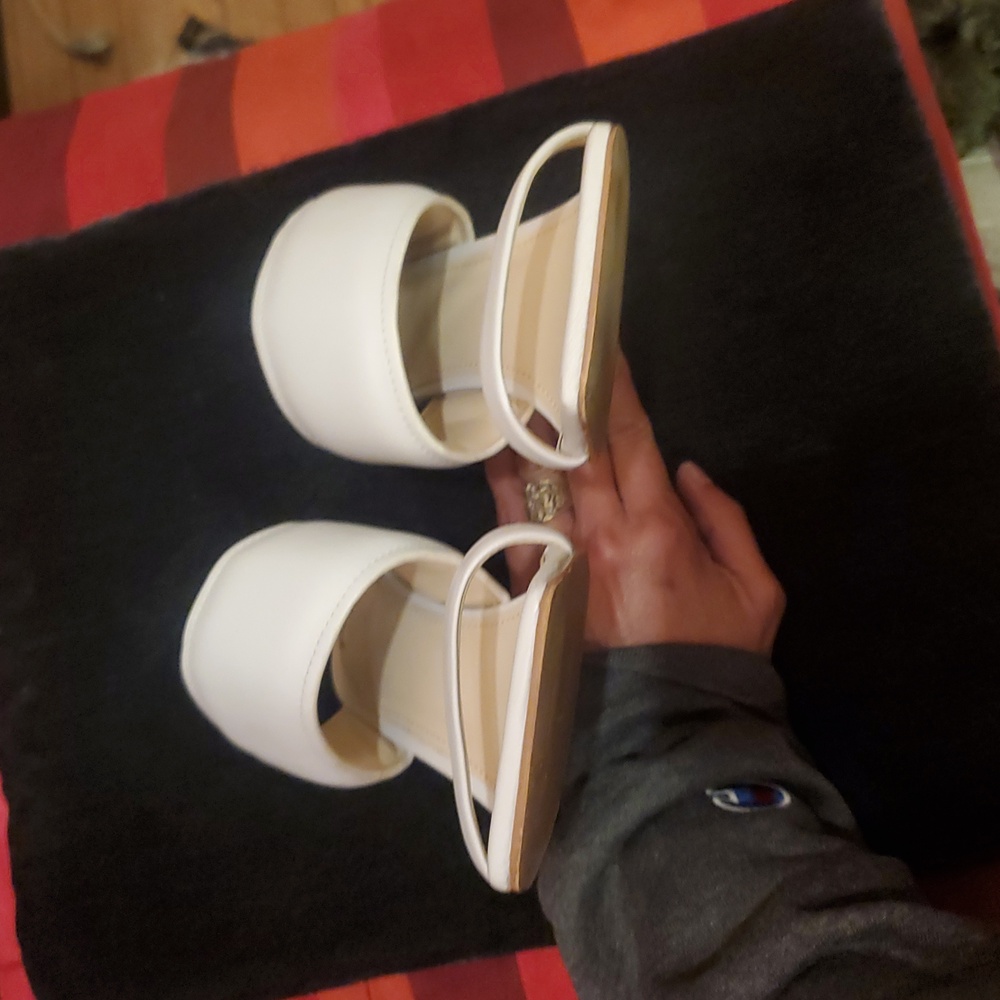 Marc Fisher Cream Women's Mules - Picture 9 of 10